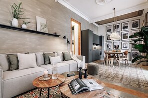 Apartment | 2 bedrooms - Tella - 2 Bedrooms and Office in Eixample Esquerra (Barcelona)