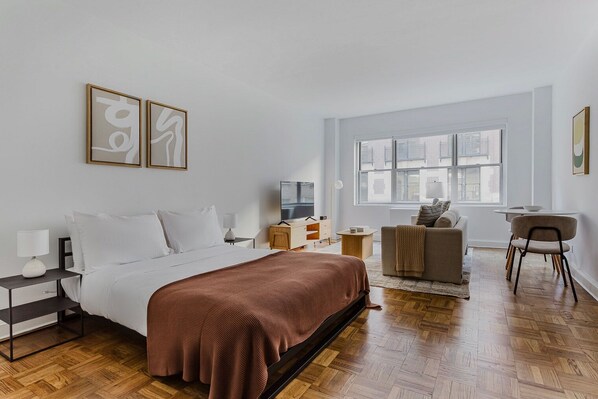 Iron/ironing board, WiFi, bed sheets - Blueground | Midtown East studio apartment (Midtown)