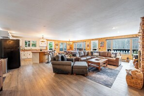 Smart-TV, Kamin, Drucker