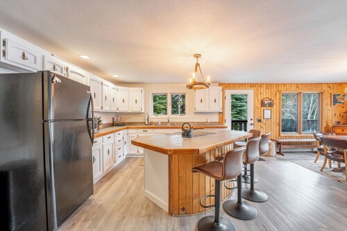 Enjoy a peaceful retreat and a fisherman's dream on Rock Creek!