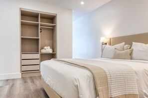 Fer et planche à repasser, Wi-Fi gratuit, draps fournis