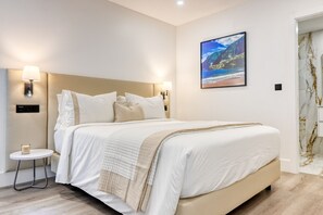 Silitysrauta/-lauta, ilmainen Wi-Fi, vuodevaatteet