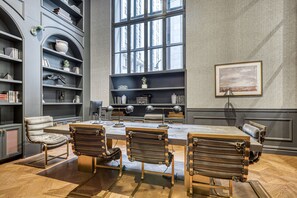 Dining - Blueground | Financial District 2bd apartment (Downtown)