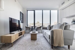 Télévision, chaîne hi-fi