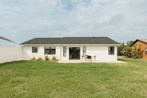 Exterior - Beach town modern cottage 3Bed/2Bath house (Englewood)