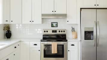 Refrigerador, horno, parrilla de estufa y lavavajillas