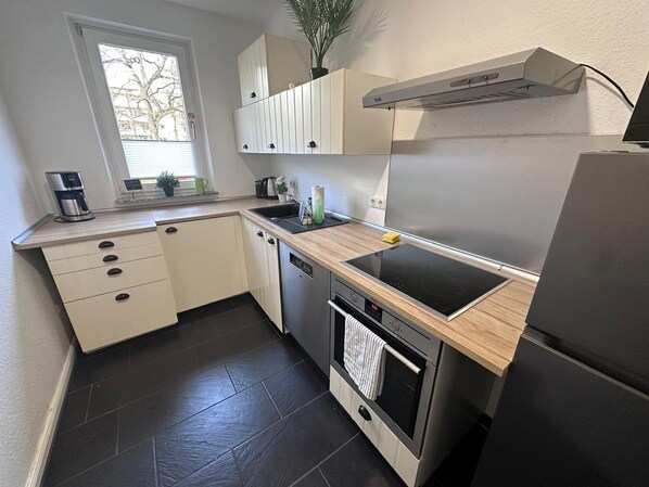 Imagen sin descripción, 1 de 16, botón