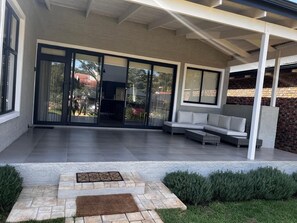 Luxury House, 3 Bedrooms, Patio, Mountain View | Terrace/patio