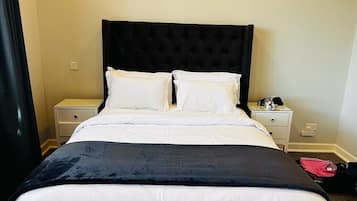 Luxury House, 3 Bedrooms, Patio, Mountain View | 3 bedrooms, iron/ironing board, free WiFi