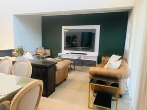 Maison Luxe, 3 chambres, patio, vue montagne | Coin séjour