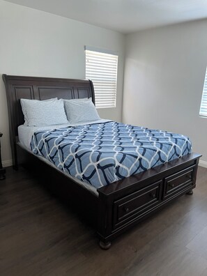 4 habitaciones, tabla de planchar con plancha y wifi gratis 