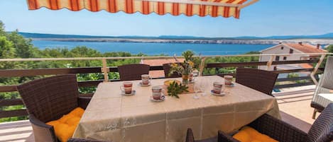 Apartment (Ferienwohnung mit Terrasse in Meernä) | Dining