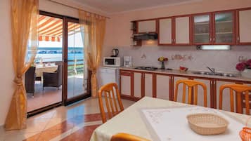 Apartment (Ferienwohnung mit Terrasse in Meernä) | Private kitchen