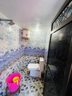 Douche, serviettes fournies, savon