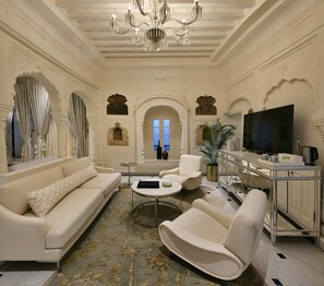 Lyxigt dubbelrum | Vardagsrum | Tv