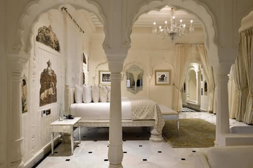 Doppia Luxury | Una cassaforte in camera, una scrivania, postazione laptop
