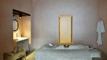 Sauna, steam room, aromatherapy, hot stone massages