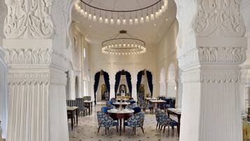 Ilmainen päivittäinen buffetaamiainen