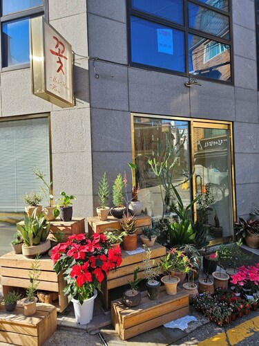 #Hongdae EXIT2#DELUXE APT#New Building#Luggage storage#Parking