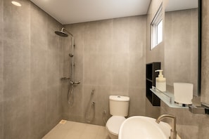 Chambre Classique Double ou avec lits jumeaux | Salle de bain