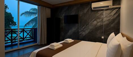 Superior Double or Twin Room, Balcony, Sea View | In-room safe, iron/ironing board, free WiFi