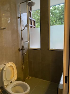 Superior Double or Twin Room, Balcony, Sea View | Bathroom | Shower, towels, soap, shampoo