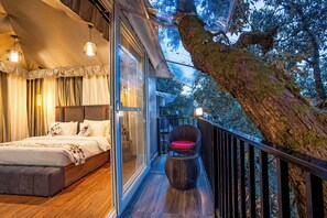 1 bedroom, free WiFi - The Whispering Oaks (Nainital)