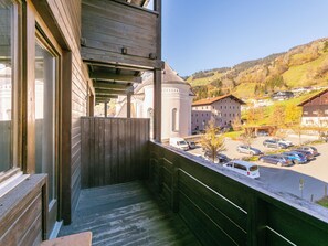 Property grounds - Apartment near ski lift and ski bus in Brixen (Brixen)