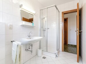 Douche, sèche-cheveux