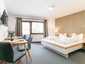 2 bedrooms, internet