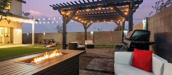 Superstition Views - 3 Bedroom 2.5 Bath w/ a Fun Backyard!