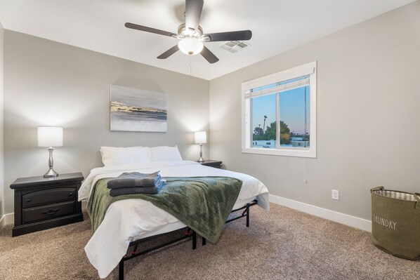 3 bedrooms, iron/ironing board, WiFi, bed sheets