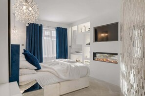 4 Schlafzimmer, Schreibtisch, Bügeleisen/Bügelbrett, Reisekinderbett