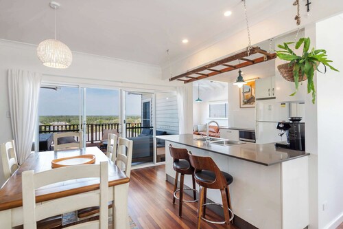 Sunset House - Oceanstays