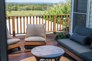 Property grounds - Sunset House - Oceanstays (Yamba)