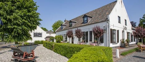 واجهة المنشأة