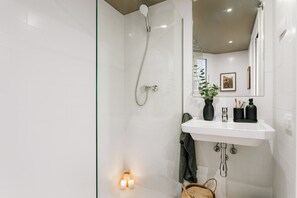 2 bedrooms - Loja - 2 Bedrooms in Sant Antoni (Barcelona)