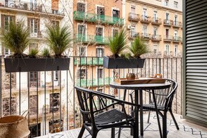 Apartment | 3 bedrooms - Nema - 3 Bedrooms Balcony in Eixample Esquerra (Barcelona)