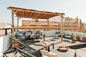 Room - Atuh - 1 Bedroom and Terrace in El Born (Barcelona)