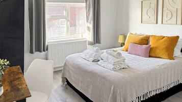 3 bedrooms, iron/ironing board, WiFi