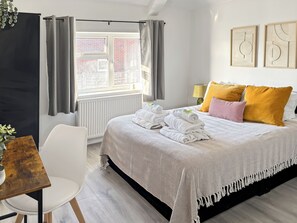 5 chambres, fer et planche à repasser, Wi-Fi