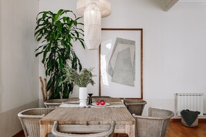 Apartment - Vico - 4 Bedrooms and Office in Eixample Dreta (Barcelona)