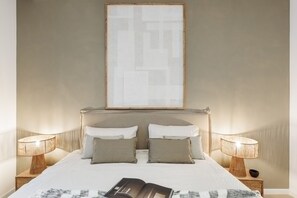 Apartment - Camerota - 2 Bedrooms Terrace and Balcony in Ciutat Vella (Barcelona)