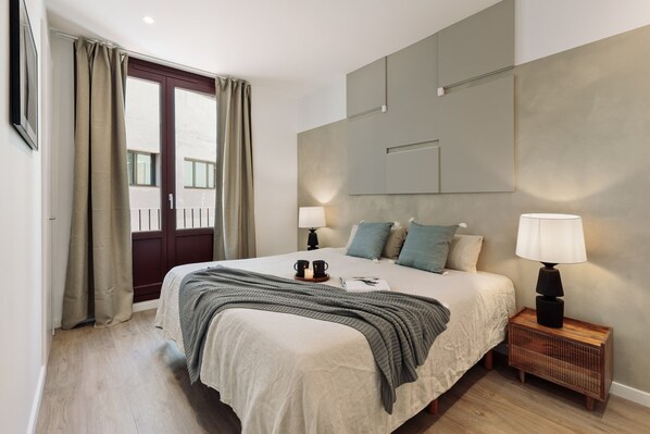 Apartment | 3 bedrooms - Eboli - 3 Bedrooms Balcony and Terrace in Ciutat Vella (Barcelona)