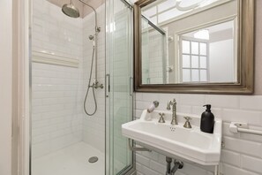 Apartment | 2 bedrooms - Valls - 2 Bedrooms and Office in Gr cia (Barcelona)