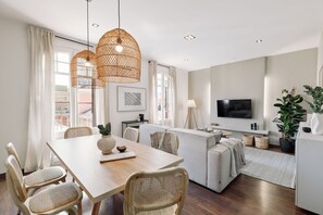 Apartment | 2 bedrooms - Gralla - 2 Bedrooms and Office in Eixample (Barcelona)