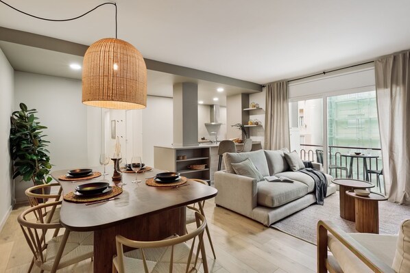 Apartment | 3 bedrooms - Begur - 3 Bedrooms and Terrace in Sant Gervasi (Barcelona)