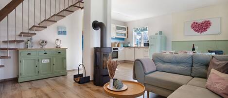 Televisión, chimenea