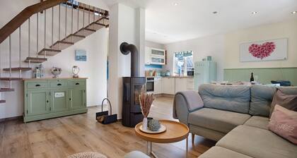 Apartment 'Komfortables Ferienhaus Allee' with Private Terrace, Private Garden and Wi-Fi