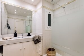 Apartment | 3 bedrooms - Sabate - 3 Bedrooms and Office in Sant Gervasi (Barcelona)
